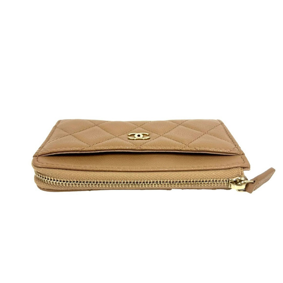 Leather card wallet Chanel Beige in Leather - 67871477 CHANEL Authentic Cream Caviar Leather Logo Wallet